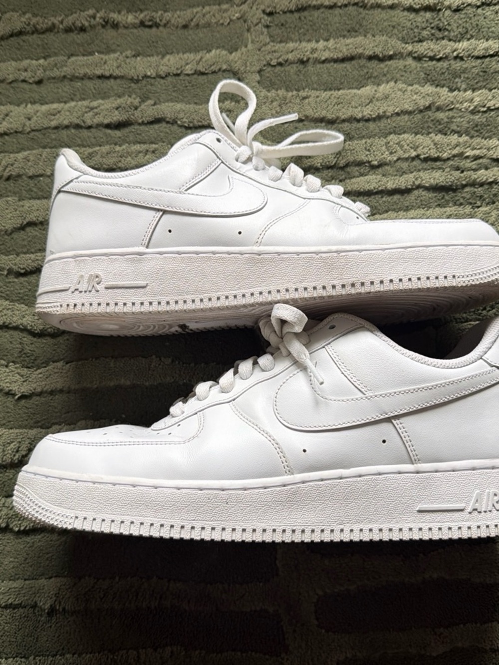 Nike Men's White Low-Top Sneakers